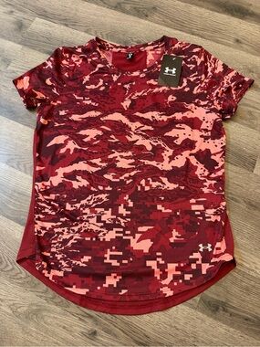 Under Armour Speed Stride Camouflage Short Sleeve Run Shirt Women's Small NWT